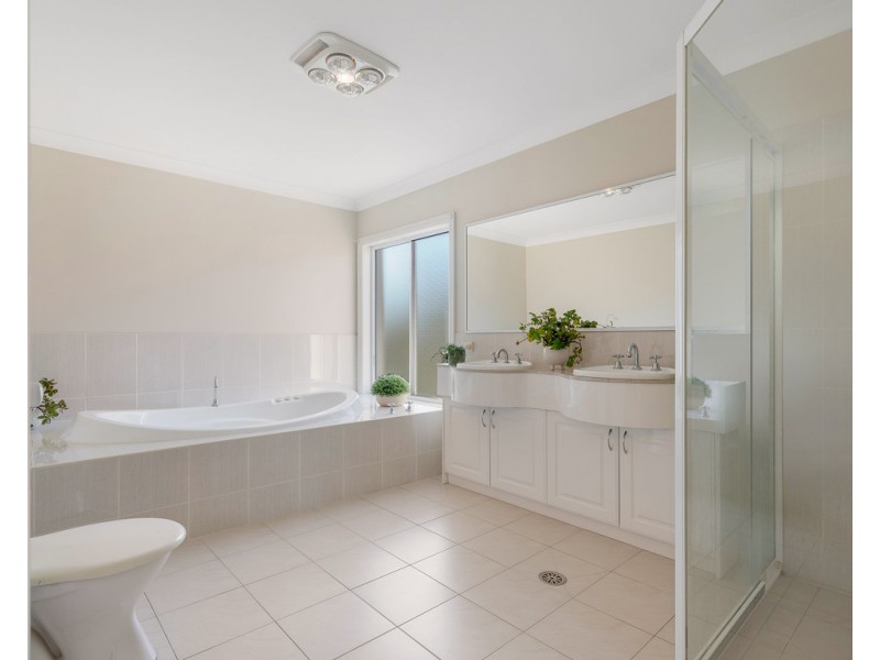 42 Waterford Way, Glenmore Park NSW 2745