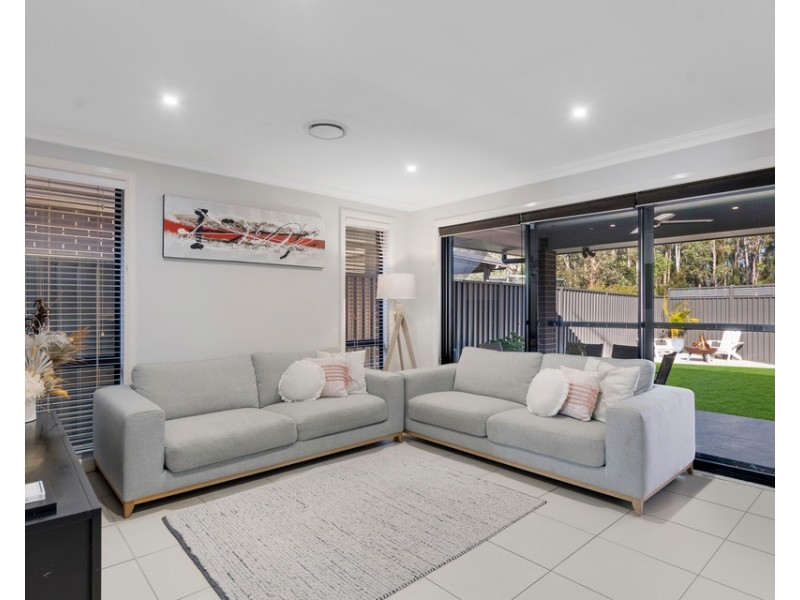 101 Ridgetop Drive, Glenmore Park NSW 2745