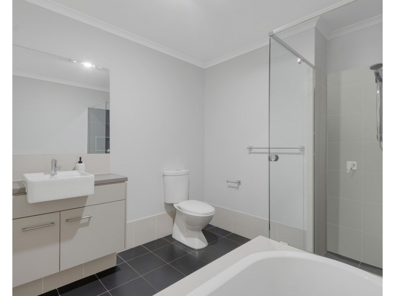 101 Ridgetop Drive, Glenmore Park NSW 2745