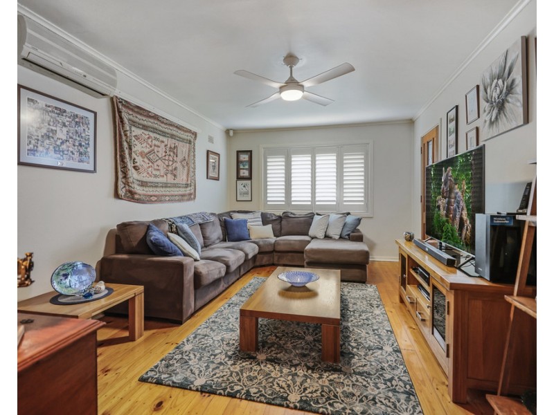 72 Gasmata Crescent, Whalan NSW 2770