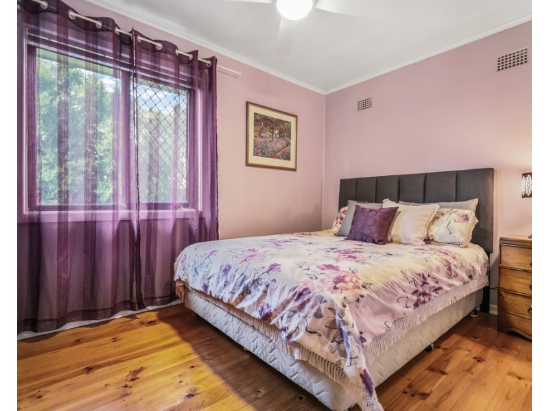 72 Gasmata Crescent, Whalan NSW 2770