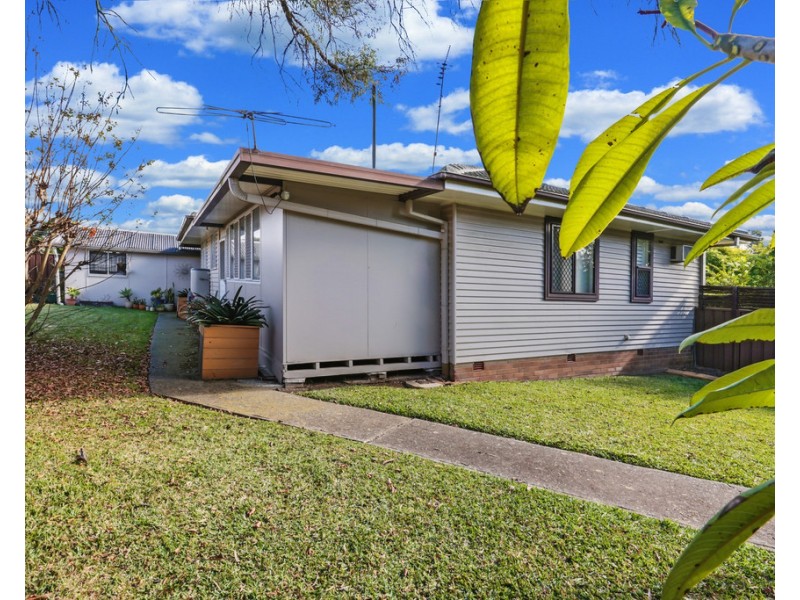 72 Gasmata Crescent, Whalan NSW 2770