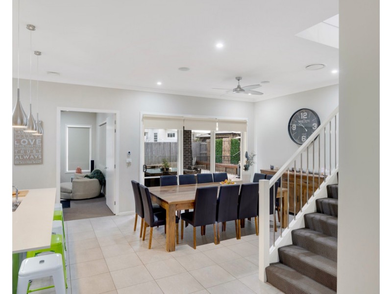 8 Pinnacle Ridge, Glenmore Park NSW 2745