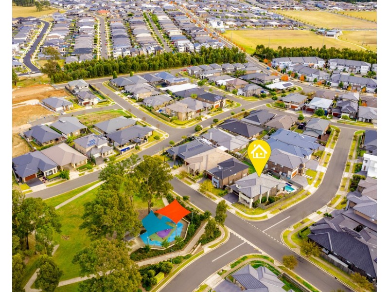 8 Pinnacle Ridge, Glenmore Park NSW 2745