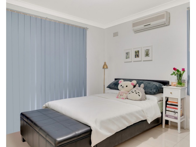 7 Hickory Place, Macquarie Fields NSW 2564