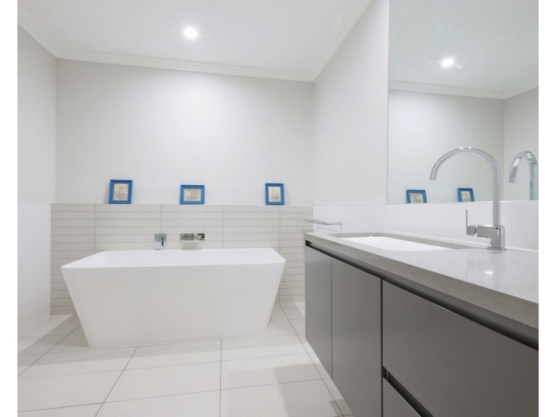 5 Aspect Crescent, Glenmore Park NSW 2745