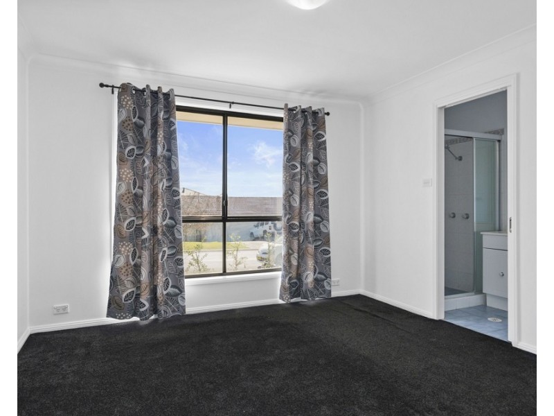 31 Coco Drive, Glenmore Park NSW 2745