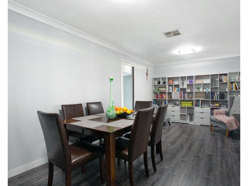9 Pritchard Place, Glenmore Park NSW 2745