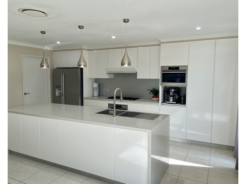 12 Nield Street, Ropes Crossing NSW 2760