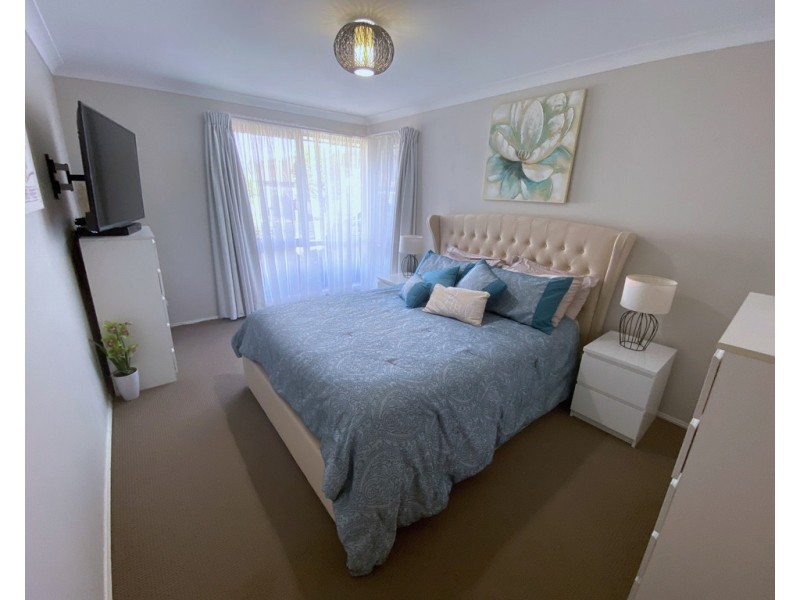 12 Nield Street, Ropes Crossing NSW 2760