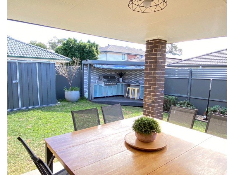 12 Nield Street, Ropes Crossing NSW 2760