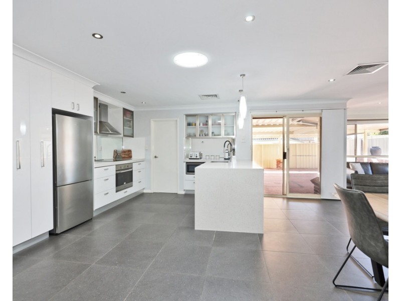 39 Woodlands Drive, Glenmore Park NSW 2745