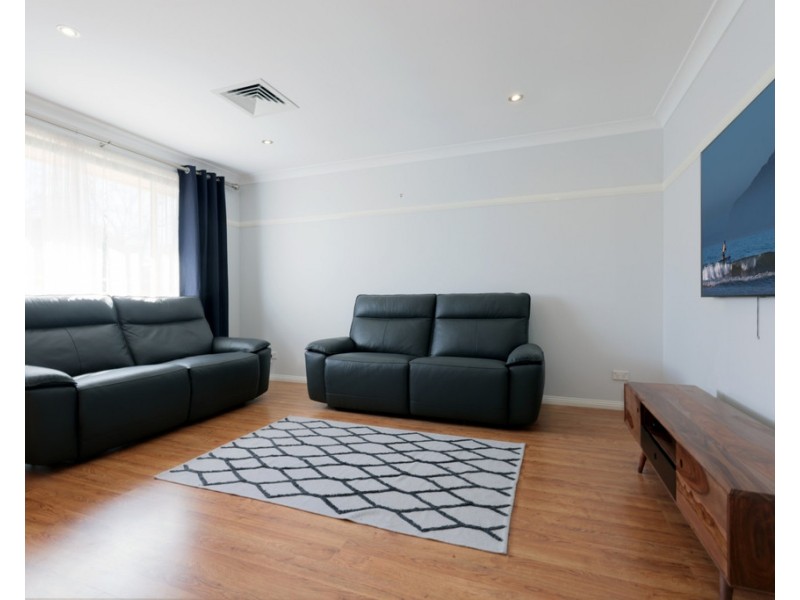 39 Woodlands Drive, Glenmore Park NSW 2745