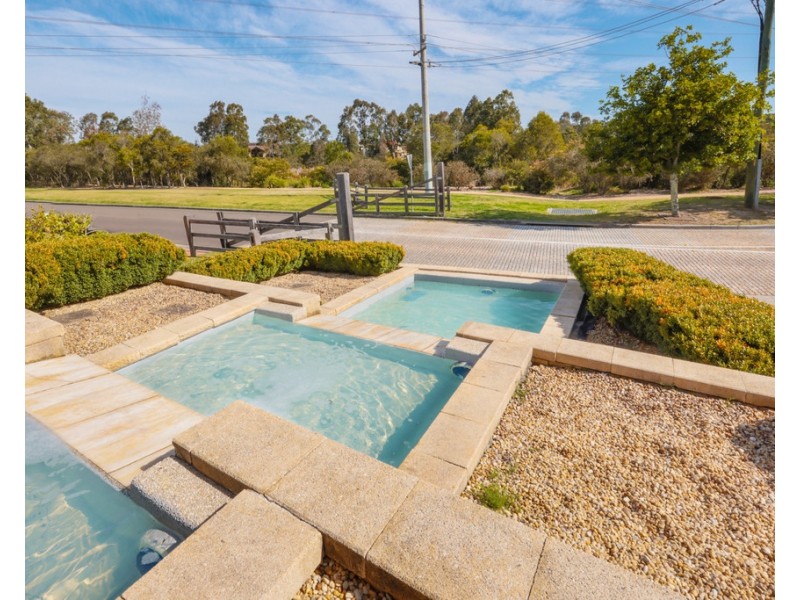 29 Blue Hills Drive, Glenmore Park NSW 2745
