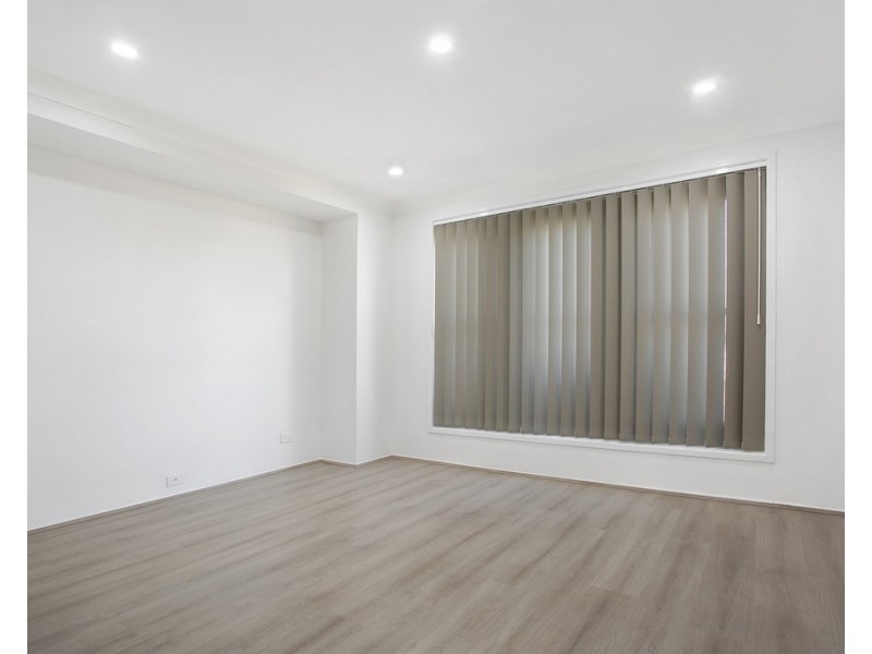 19 Dillwynia Drive, Glenmore Park NSW 2745