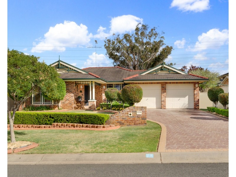 74 Kiber Drive, Glenmore Park NSW 2745