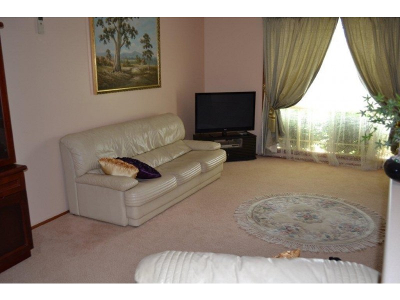 11 Magpie Place, Glenmore Park NSW 2745