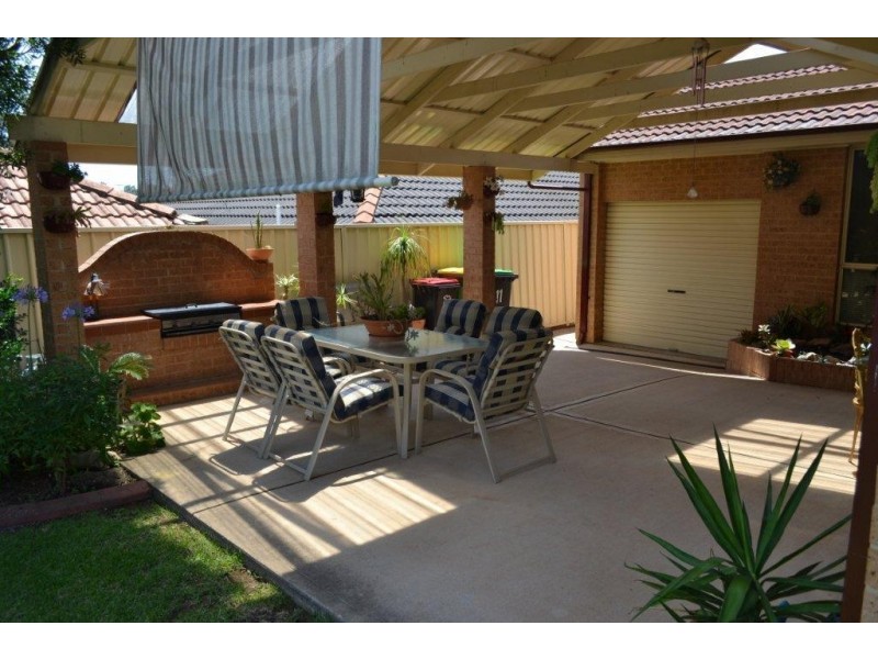 11 Magpie Place, Glenmore Park NSW 2745