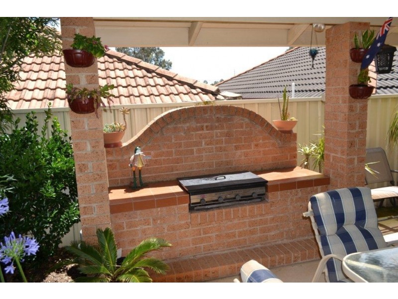 11 Magpie Place, Glenmore Park NSW 2745