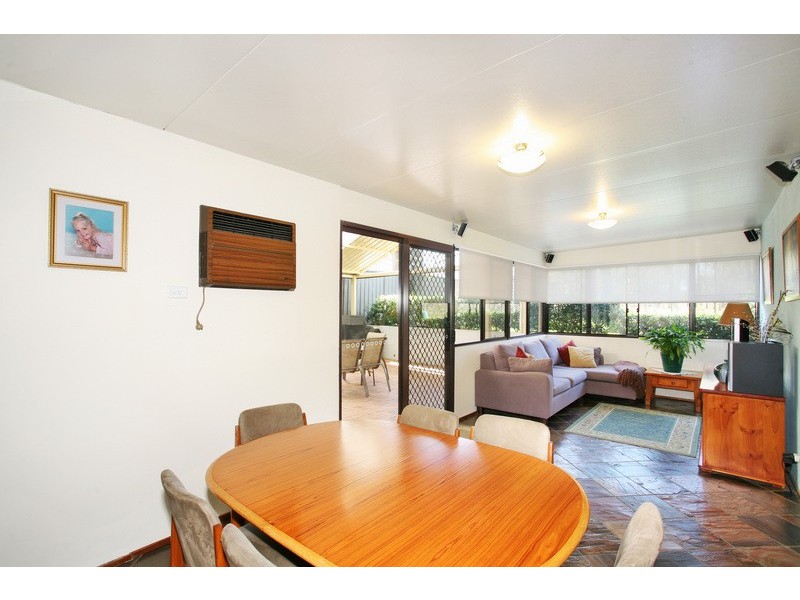 23 Warburton Crescent, Werrington County NSW 2747