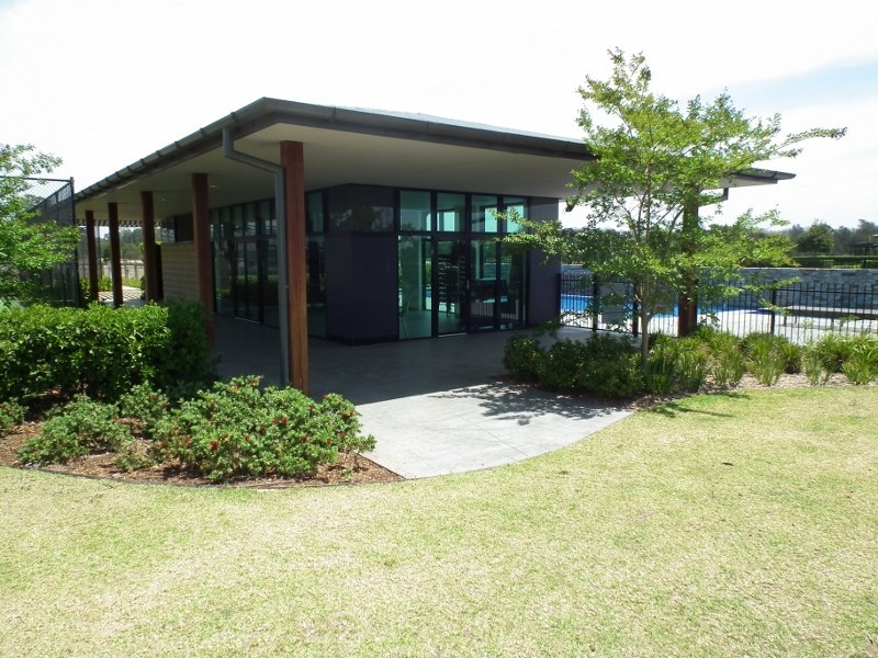 18 (LOT 72) Pennard Crescent, Luddenham NSW 2745