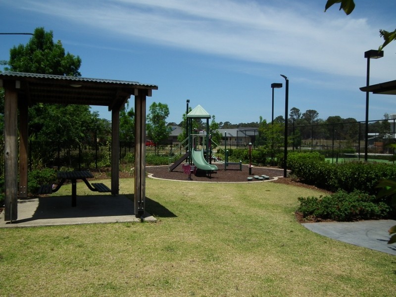 18 (LOT 72) Pennard Crescent, Luddenham NSW 2745