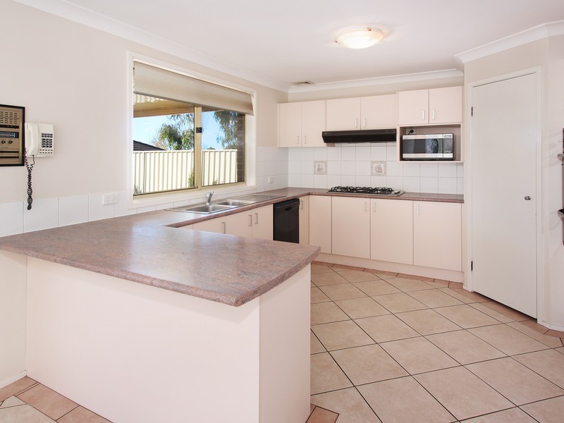 6 Buyu Road, Glenmore Park NSW 2745