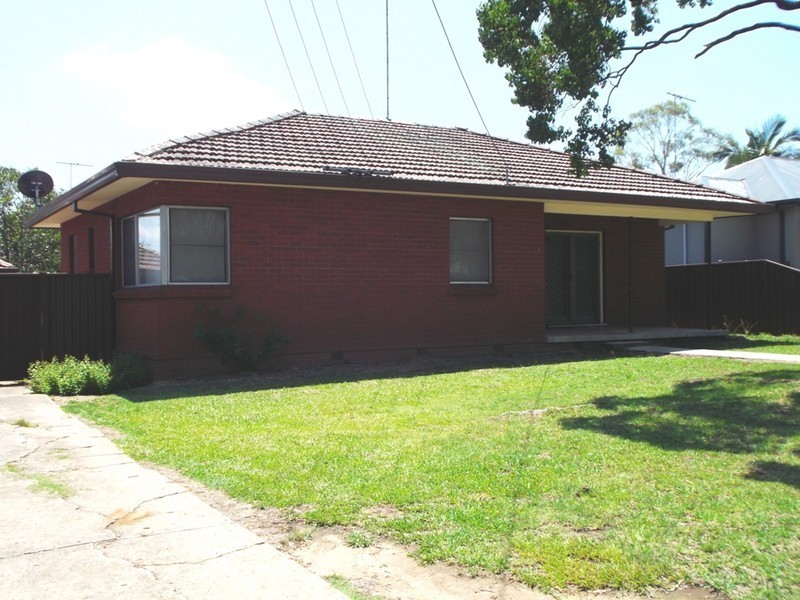13 Darling Street, Penrith NSW 2750