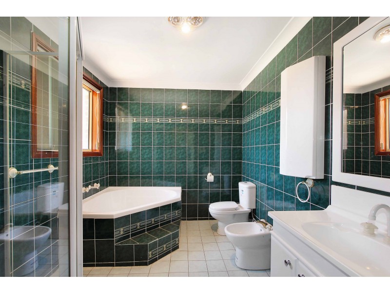 25B Croker Place, Green Valley NSW 2168