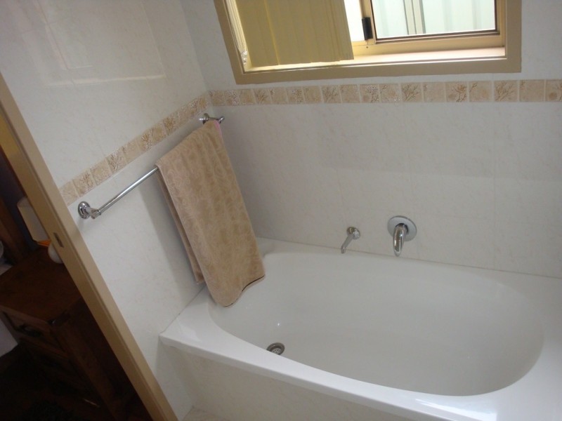 8 Talia Close, Orchard Hills NSW 2748