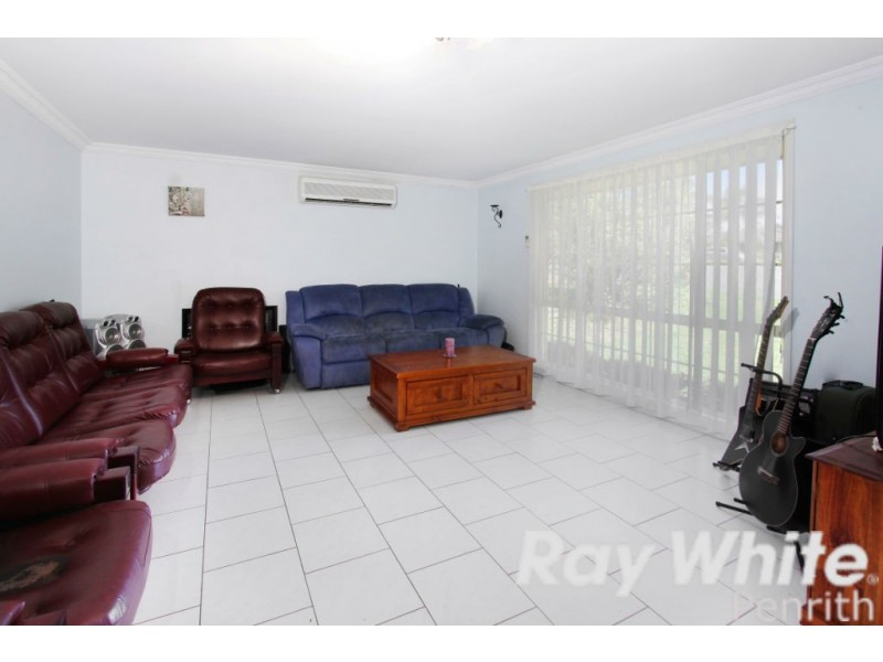 11 Jillak Close, Glenmore Park NSW 2745