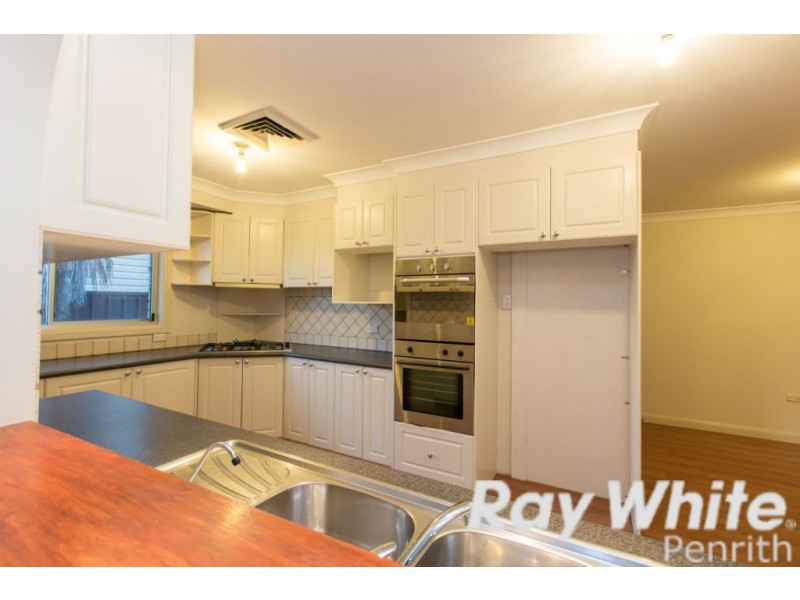 4 Brentwood Grove, Werrington Downs NSW 2747