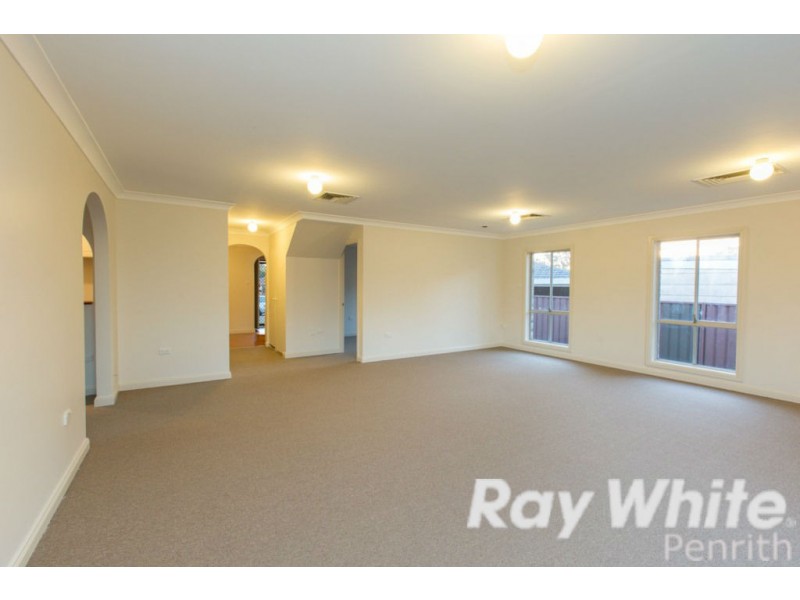 4 Brentwood Grove, Werrington Downs NSW 2747