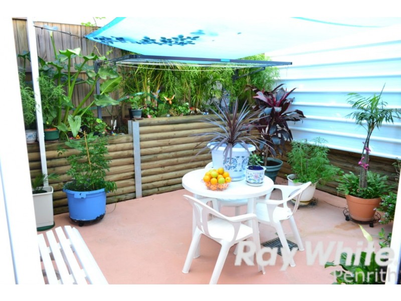 2/15 Warwick Street, Penrith NSW 2750