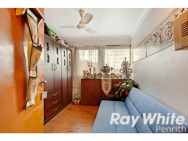 40 Sandakan Crescent, Lethbridge Park NSW 2770