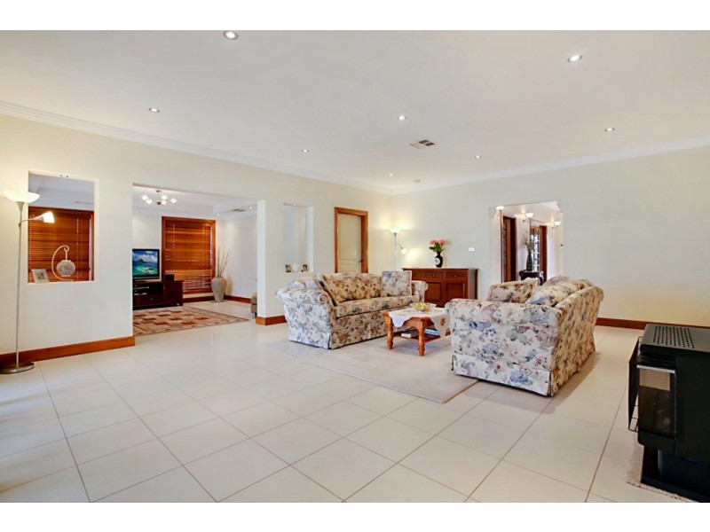 113 Glengarry Drive, Glenmore Park NSW 2745