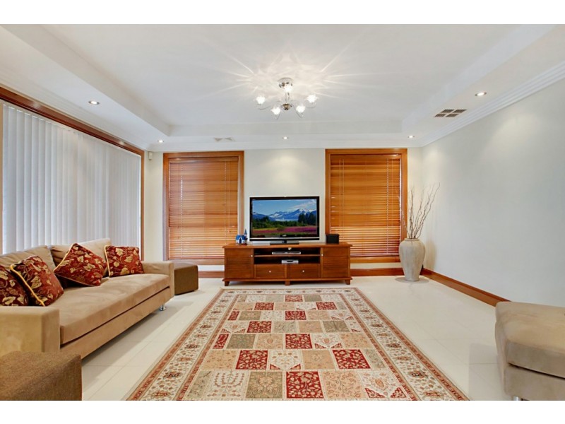 113 Glengarry Drive, Glenmore Park NSW 2745