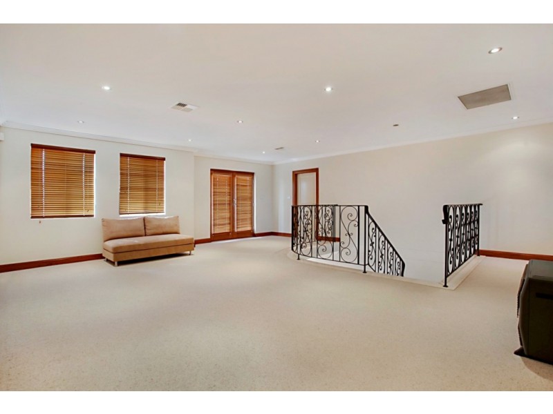 113 Glengarry Drive, Glenmore Park NSW 2745