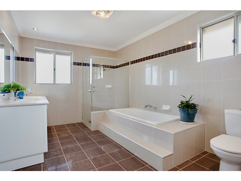 113 Glengarry Drive, Glenmore Park NSW 2745