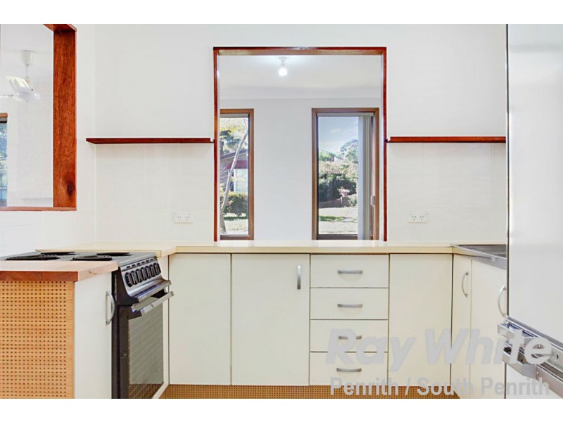 8 Pavey Place, Cranebrook NSW 2749