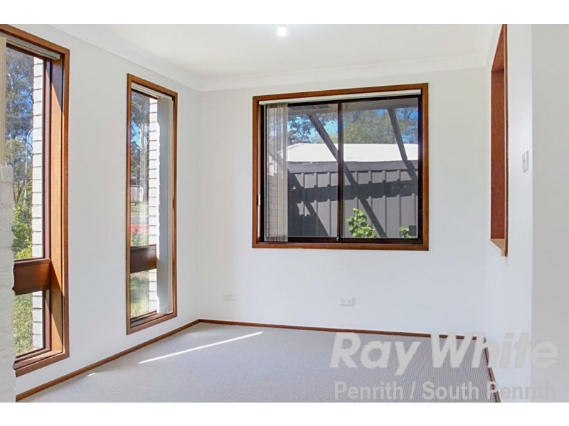 8 Pavey Place, Cranebrook NSW 2749