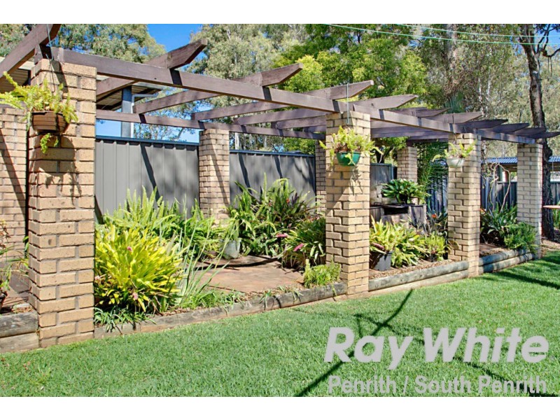 8 Pavey Place, Cranebrook NSW 2749