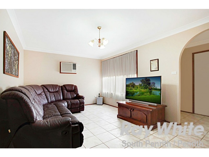 17 Samuel Foster Drive, South Penrith NSW 2750