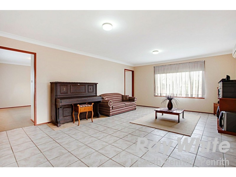 17 Samuel Foster Drive, South Penrith NSW 2750