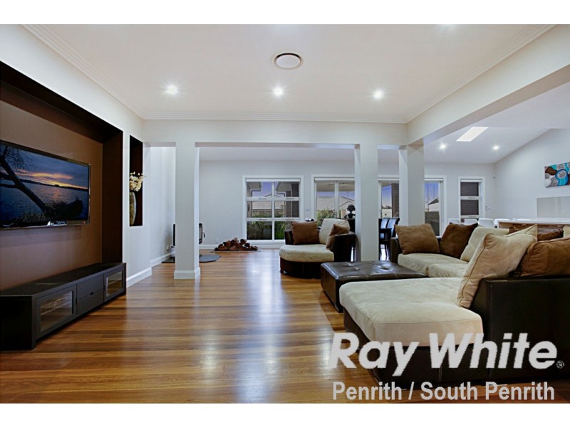 3 Pine Valley Crescent, Luddenham NSW 2745