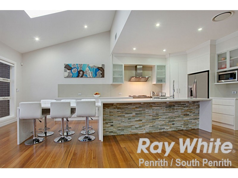 3 Pine Valley Crescent, Luddenham NSW 2745