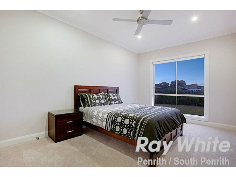 3 Pine Valley Crescent, Luddenham NSW 2745