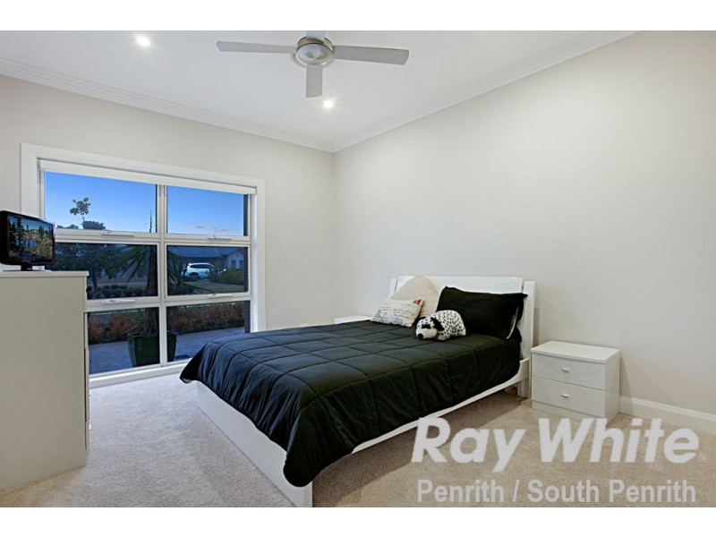 3 Pine Valley Crescent, Luddenham NSW 2745