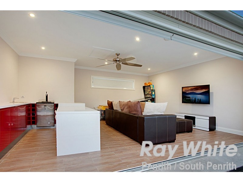 3 Pine Valley Crescent, Luddenham NSW 2745