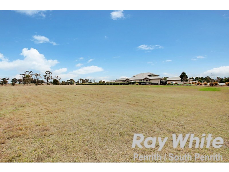 42 Portrush Crescent, Luddenham NSW 2745